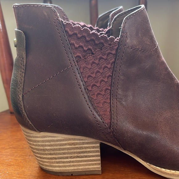 NWOT Caterpillar Jess Leather Wine Bootie Size 7.5 - Picture 2 of 12